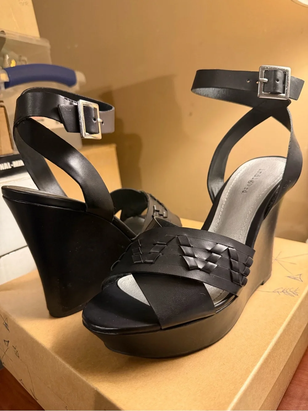Índigo Black Platform Wedge Sandals Size 9 New In Box Gift